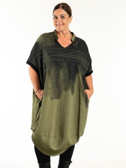 KARA - Plus Size Kjole fra Gozzip Black