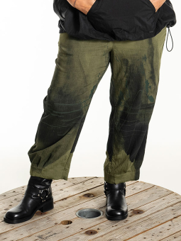 ILA - Plus Size Bukser fra Gozzip Black