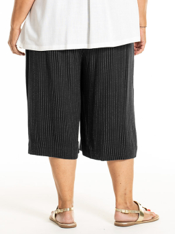 KATALIN - Plus Size Shorts fra Gozzip