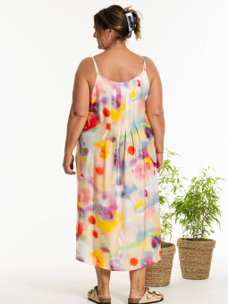 KAROLE - Plus Size Kjole fra Gozzip