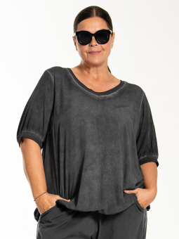 LENA - Plus Size Bluse fra Gozzip Black