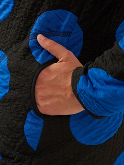 Pont Neuf JOLA - Flot sort tunika med store blå prikker i god kraftig viskose kvalitet