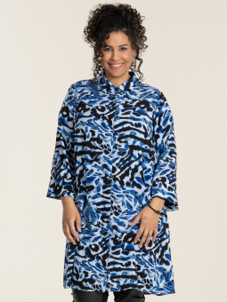 Studio Emilie - Lækker viskose skjorte tunika i flot blåt print