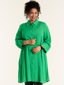 DENDA - Grøn knælang kjole med v-hals