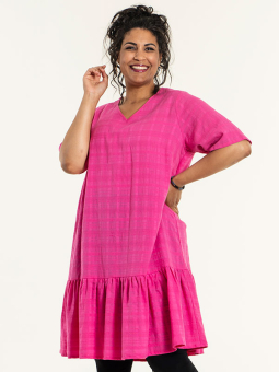 YELVA - Pink viskose kjole med lommer og flæsekant 