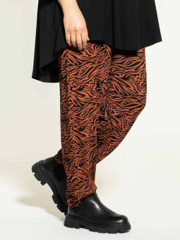 Studio VIBEN - Strækbare bukser med sort og rustrødt mønster
