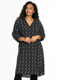 GISLA - Plus Size Kjole fra Studio