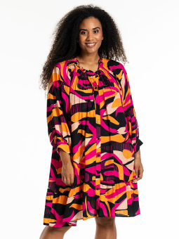 JEANETT - Plus Size Kjole fra Studio