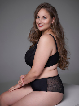 LISA BRAZILIAN - Plus Size Trusse fra Plaisir