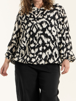 Gozzip ELISA - Viskose bluse i sort og råhvid mønster