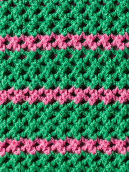 Gozzip CAROLINA - Grøn strik bluse med lyserøde striber 
