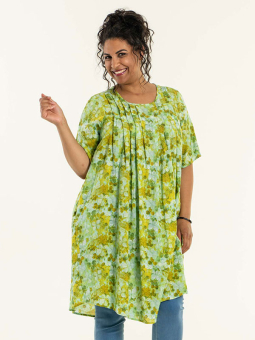 Studio JASMINE - Grøn viskose kjole med flotte læg over barmen