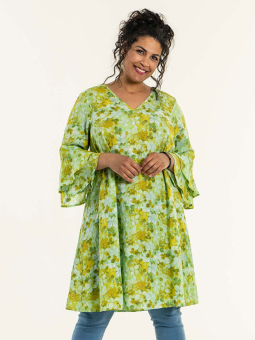 JASMINE - Grøn viskose kjole med flotte læg over barmen