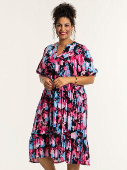 Studio ADALINA - Sort kjole med lyserødt og blåt print
