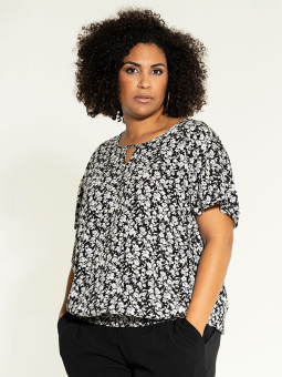 Studio CAMILLA - Sort bluse med elastik kant