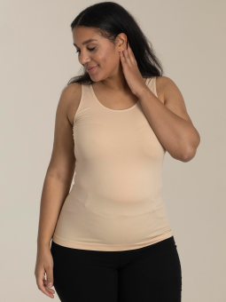 Sandgaard (fra Studio) NEW YORK - Beige basis top i stretch materiale 