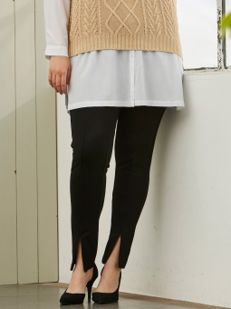 Zhenzi Smalle sorte bukser med smart slids og lynlås detalje ved anklen
