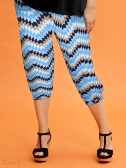 ESTELLE - Bløde blå capri bukser med print