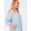 Carviggis - Lang lyseblå bomulds skjorte fra Only Carmakoma