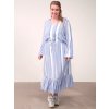 Carmarrakesh - Hvid viskose kjole med smart blåt mønster fra Only Carmakoma