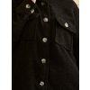 Kort sort jakke med lommer og fine knapper fra Zhenzi